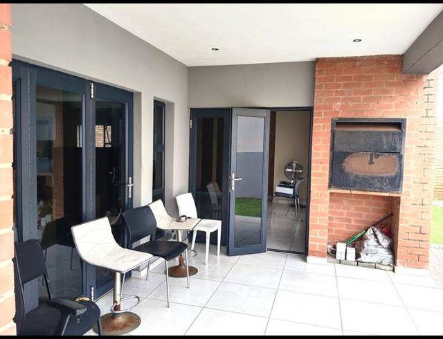 4 BEDROOM HOUSE FOR SALE IN MIDSTREAM RIDGE